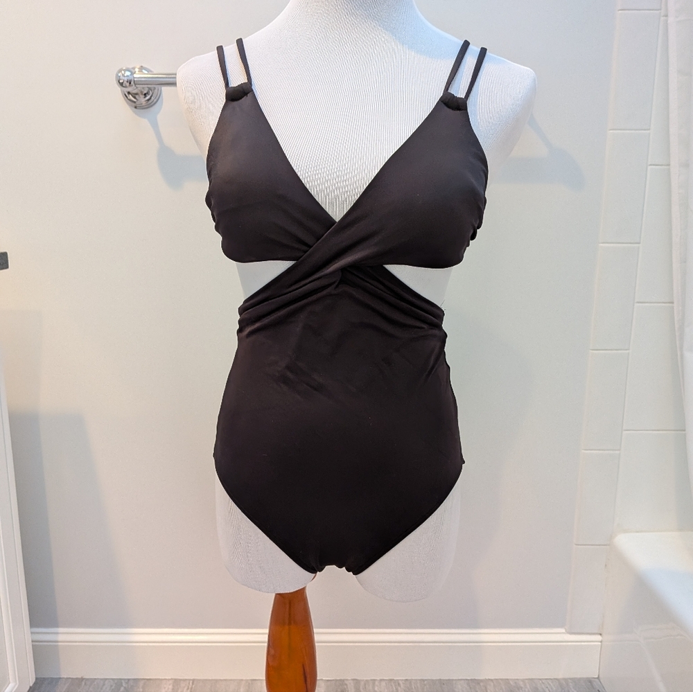 Lands End NWOT Black Strappy One-Piece Swimsuit - Fits Like Size 8 (Size is 12)